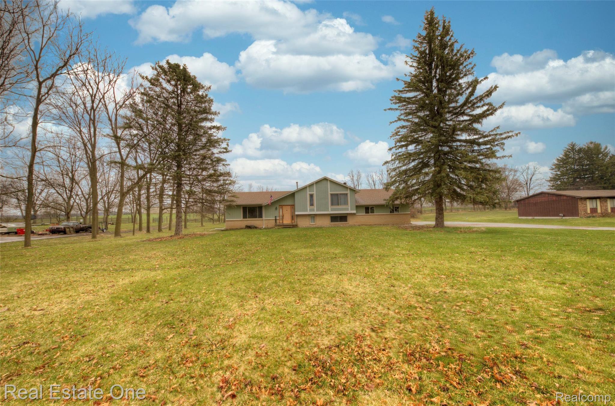 2400 Patterson Lk Road Pinckney, MI 48169 - Photo 46 of 48 4H8A1434_5_6b.jpg