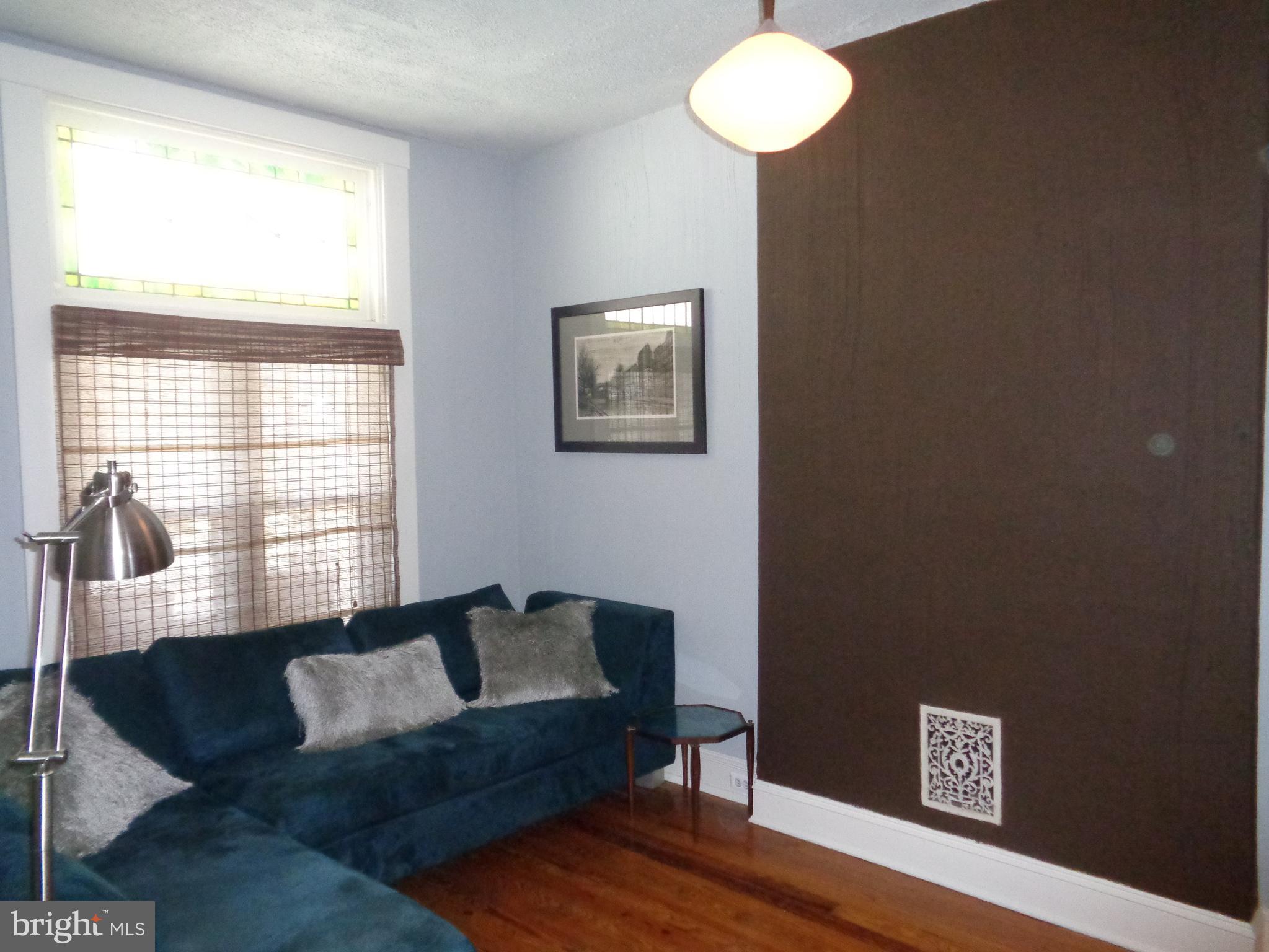 4024 Falls Road Baltimore, MD 21211 - Photo 5 of 68 Living Room with 9' Ceiling