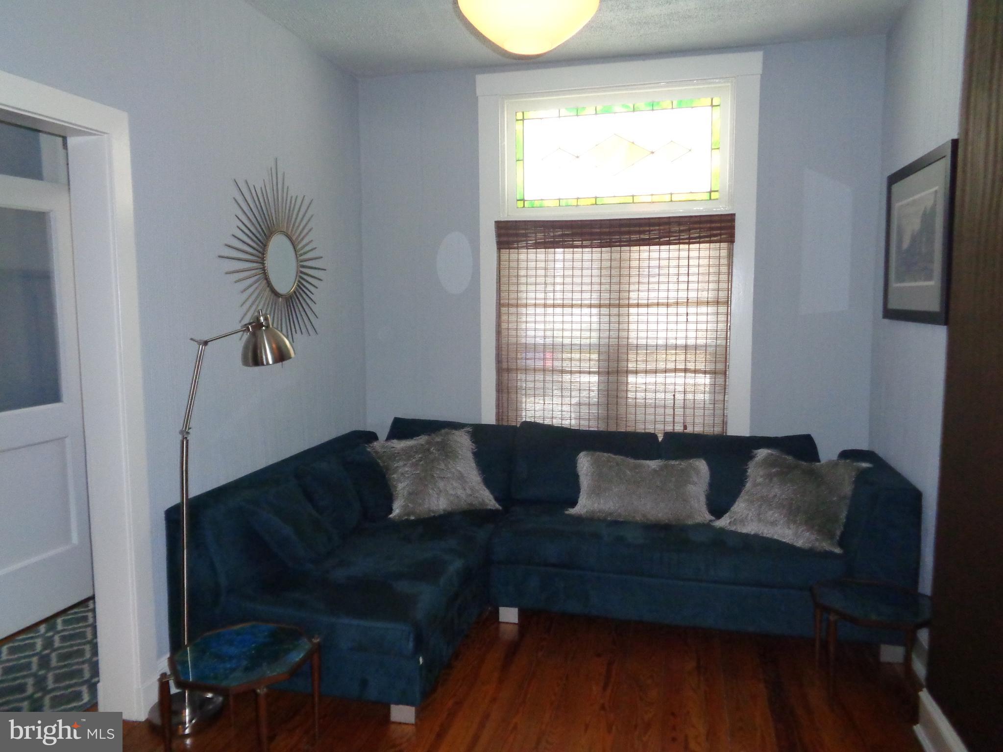 4024 Falls Road Baltimore, MD 21211 - Photo 7 of 68 Living Room with 9' Ceiling