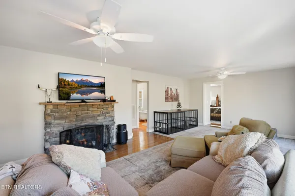 $575,000 | 1625 Machine Branch Road, Ewing, VA 24248