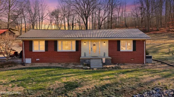 $575,000 | 1625 Machine Branch Road, Ewing, VA 24248