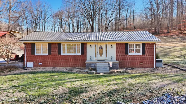 $575,000 | 1625 Machine Branch Road, Ewing, VA 24248