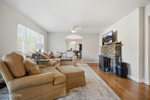 $575,000 | 1625 Machine Branch Road, Ewing, VA 24248