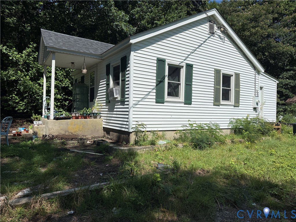 4806 Cox Road Wilsons, VA 23894 - Photo 5 of 27 Gallery Image 5