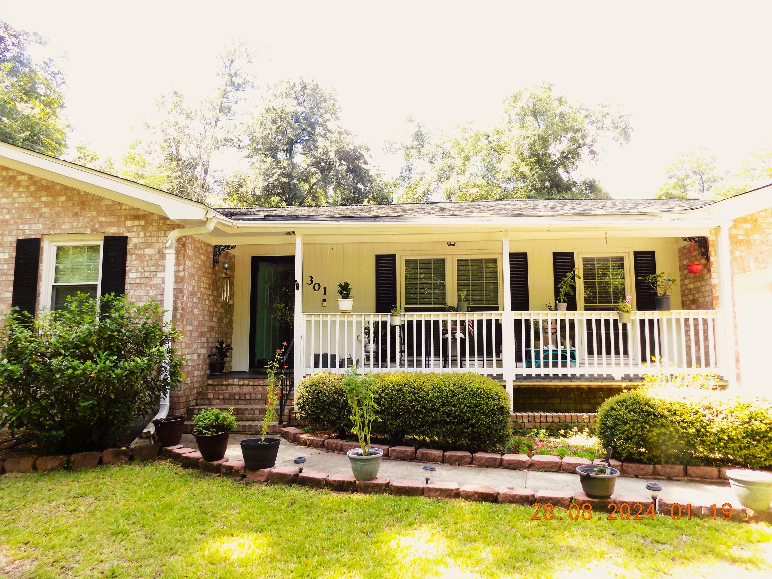 301 Lynnwood Road Walterboro, SC 29488 - Photo 1 of 32 DSCN2135