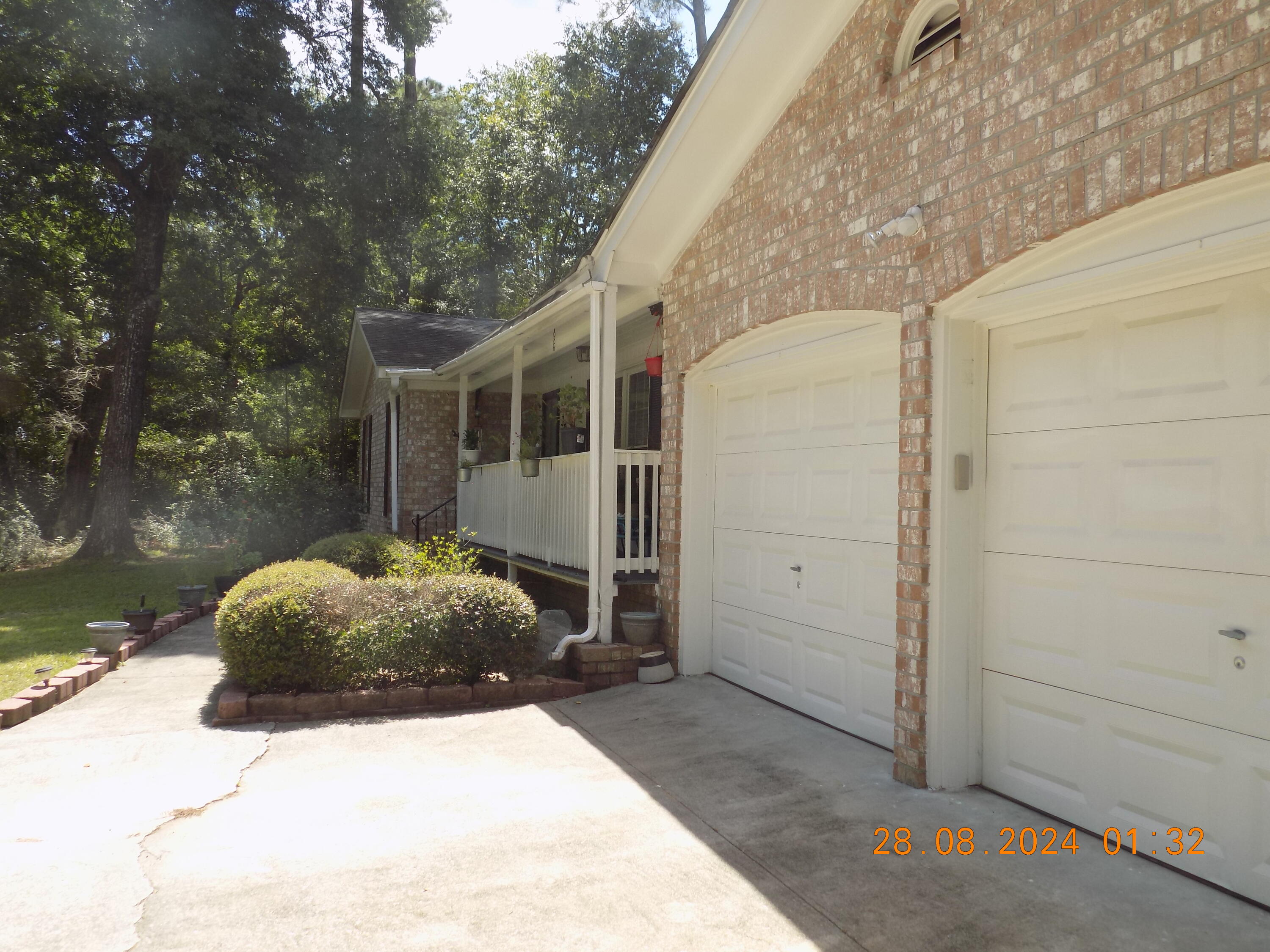 301 Lynnwood Road Walterboro, SC 29488 - Photo 5 of 32 DSCN2152