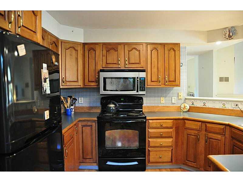 148 Bluff Road, Unit 26 Yarmouth, ME 04096 - Photo 3 of 19 Kitchen.