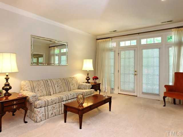 3363 Ridgecrest Court Raleigh, NC 27607 - Photo 6 of 25 Living Room
