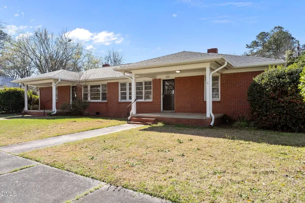 $1,200 | 1206 South 9th Street, Lillington, NC 27546