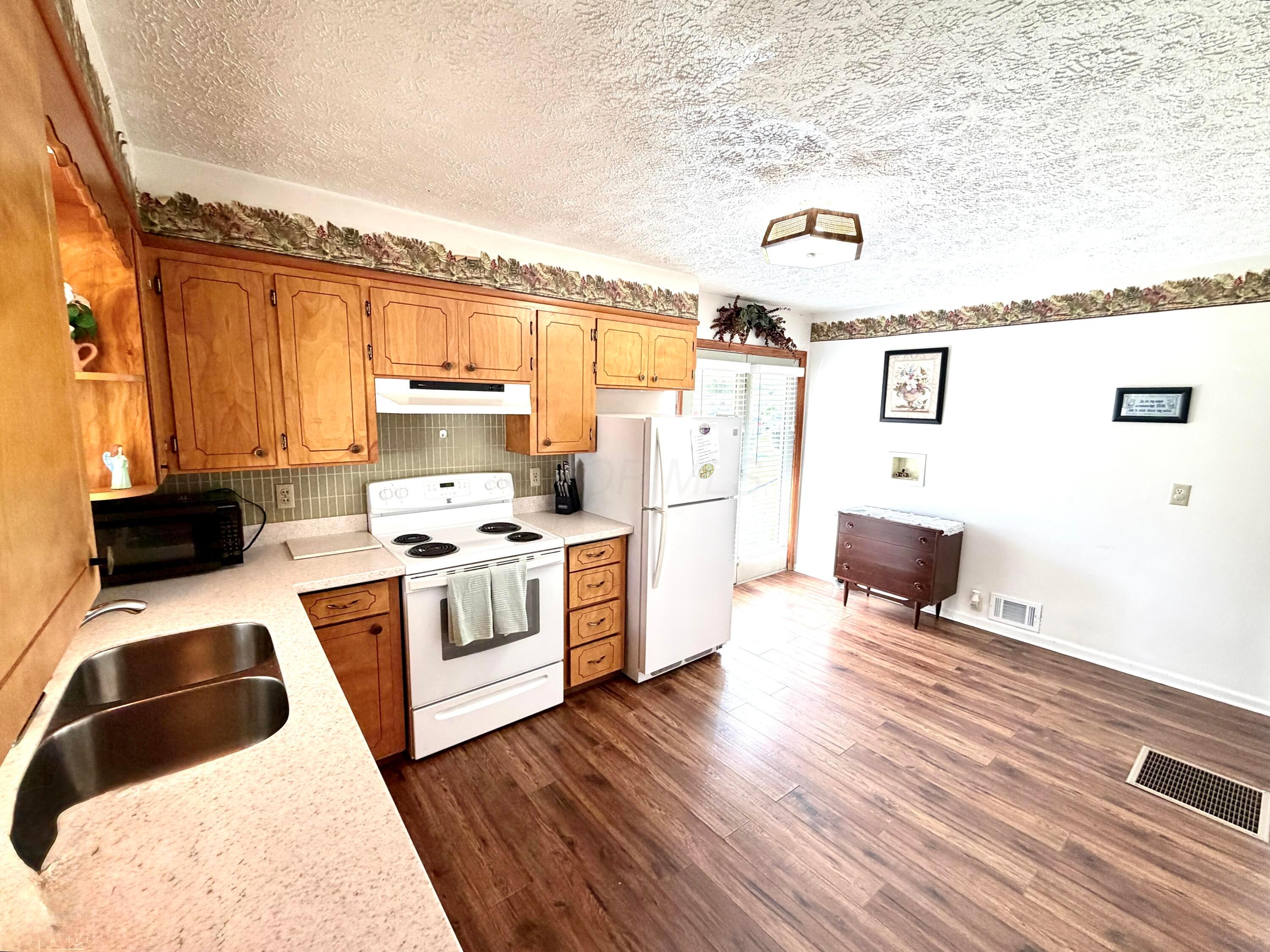 805 Newark Road Mount Vernon, OH 43050 - Photo 6 of 22 IMG_4316