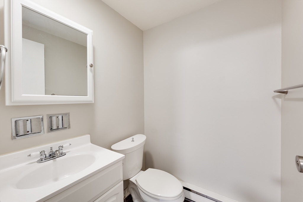 30 Clayton Street, Unit F Springfield, MA 01107 - Photo 7 of 17