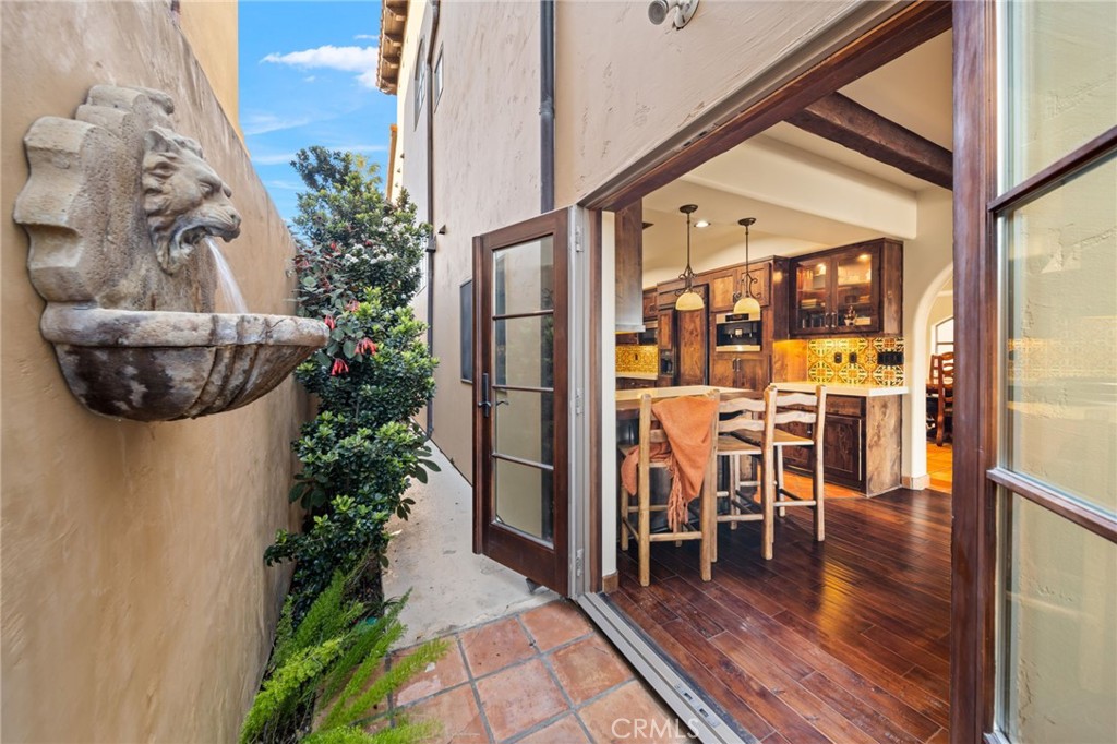 6 Green Turtle Road Coronado, CA 92118 - Photo 49 of 56 Patio Access