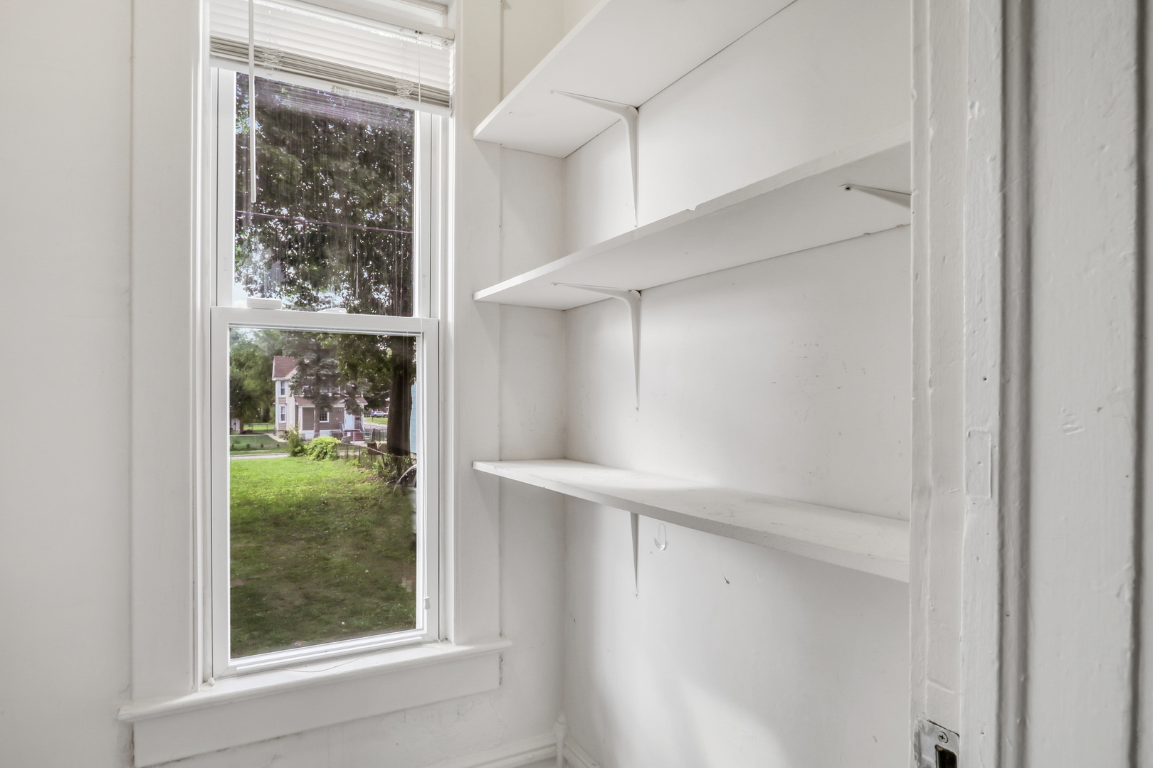 725 18th Street North Chicago, IL 60064 - Photo 16 of 32 a view of an entryway