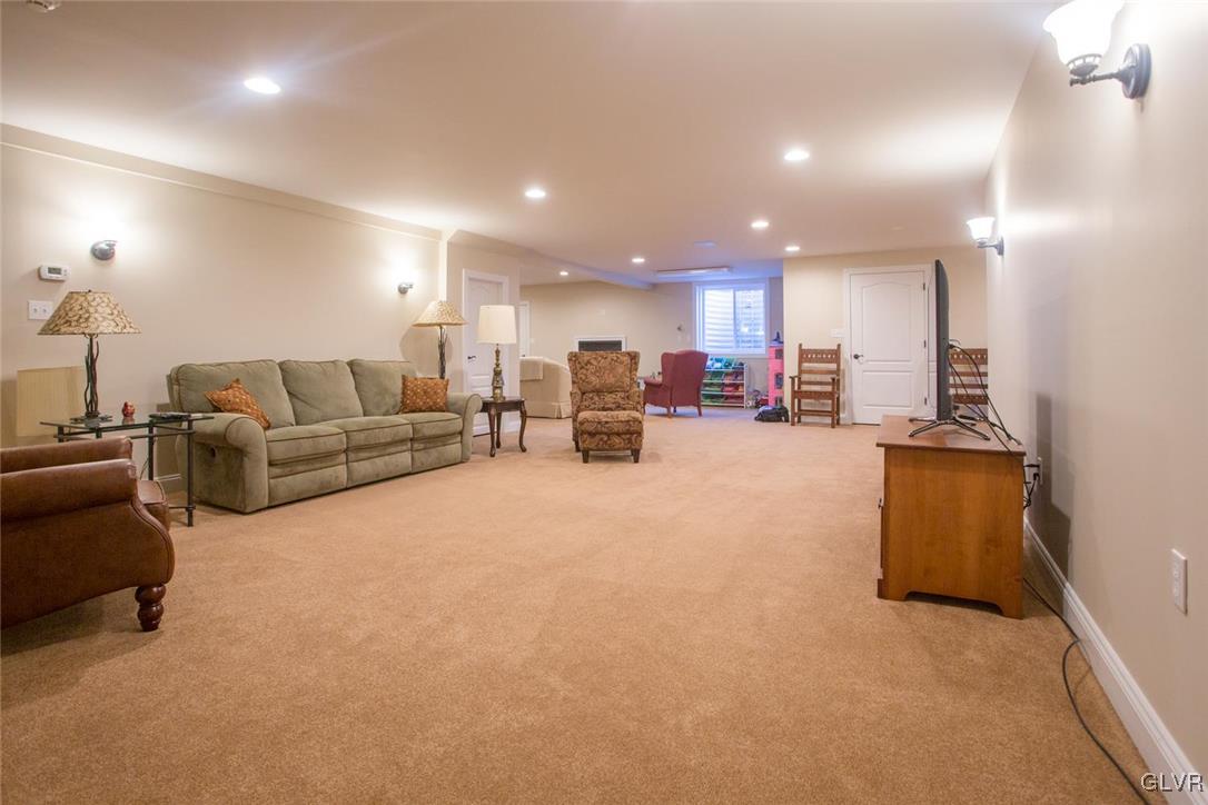 226 East Dell Road Bath, PA 18014 - Photo 23 of 50