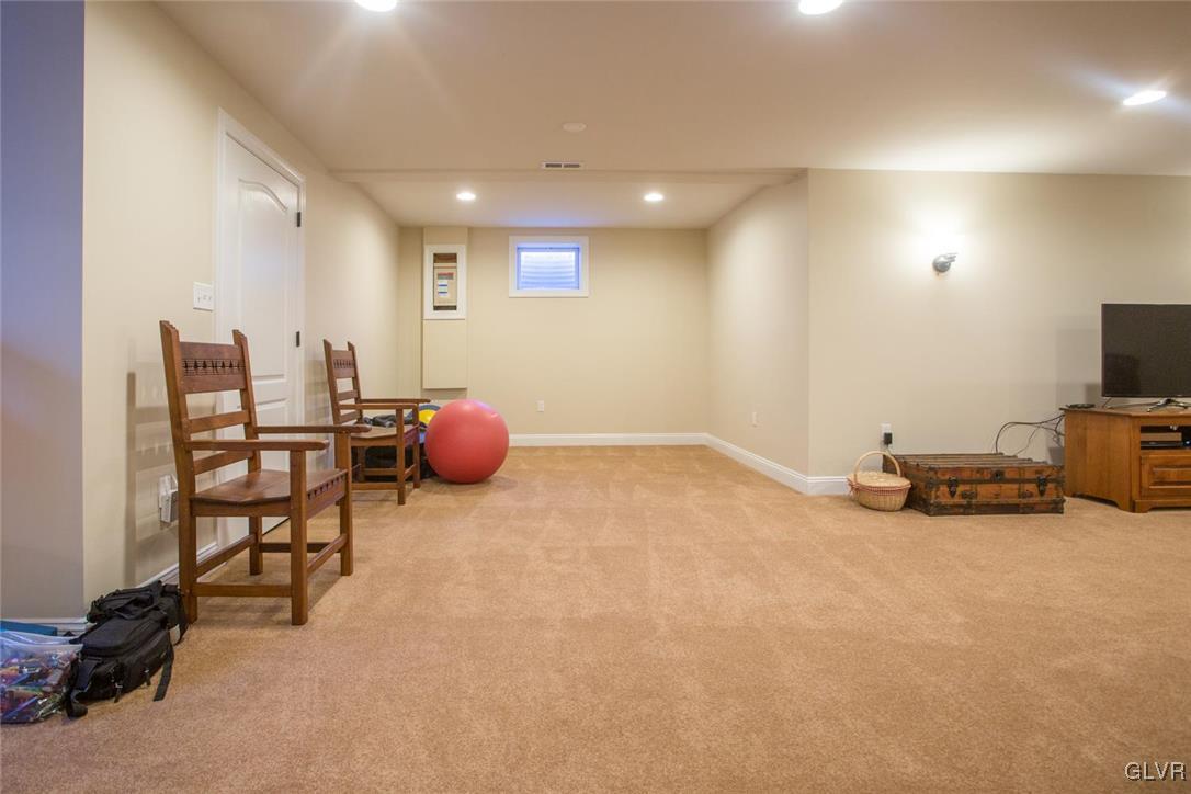 226 East Dell Road Bath, PA 18014 - Photo 24 of 50