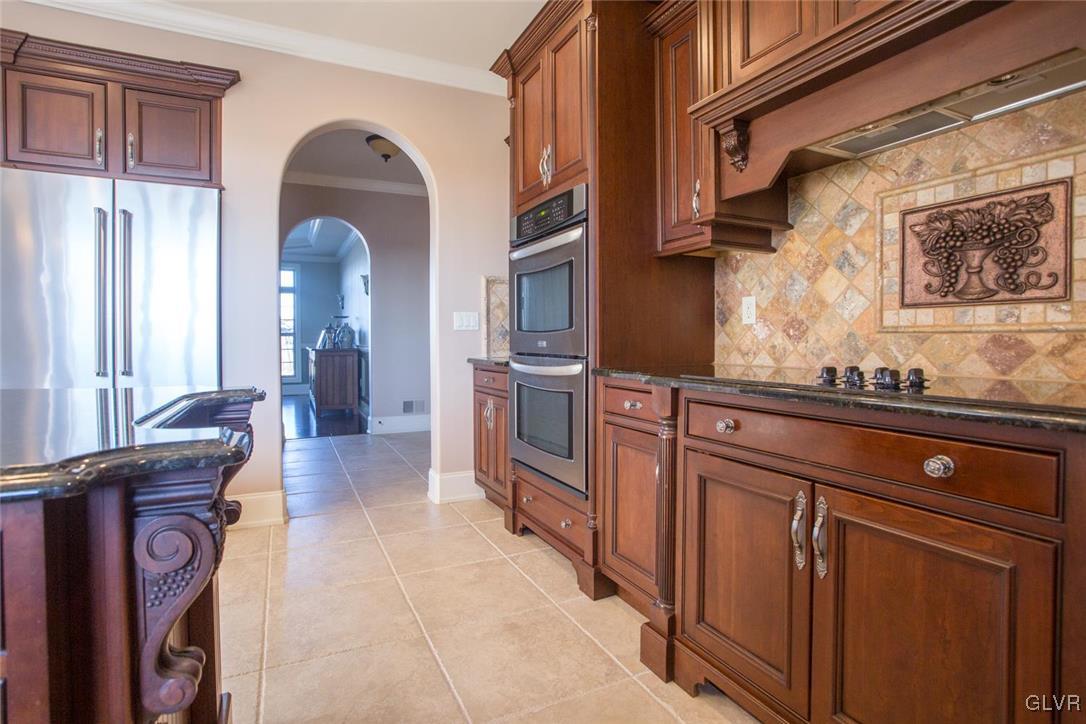 226 East Dell Road Bath, PA 18014 - Photo 8 of 50