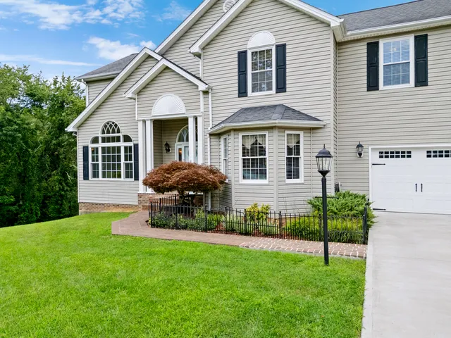 $943,900 | 2285 Lubna Drive, Christiansburg, VA 24073