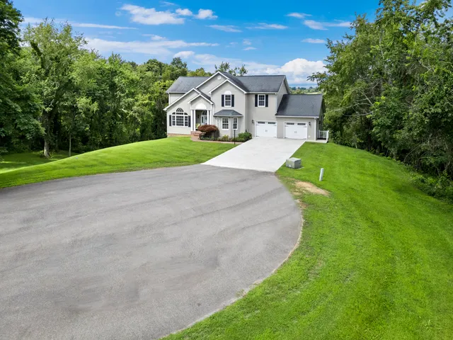 $943,900 | 2285 Lubna Drive, Christiansburg, VA 24073