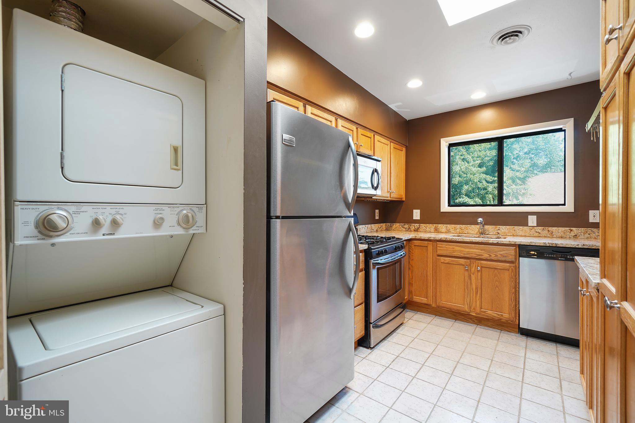 208 Skyhill Road, Unit 208 Alexandria, VA 22314 - Photo 18 of 57