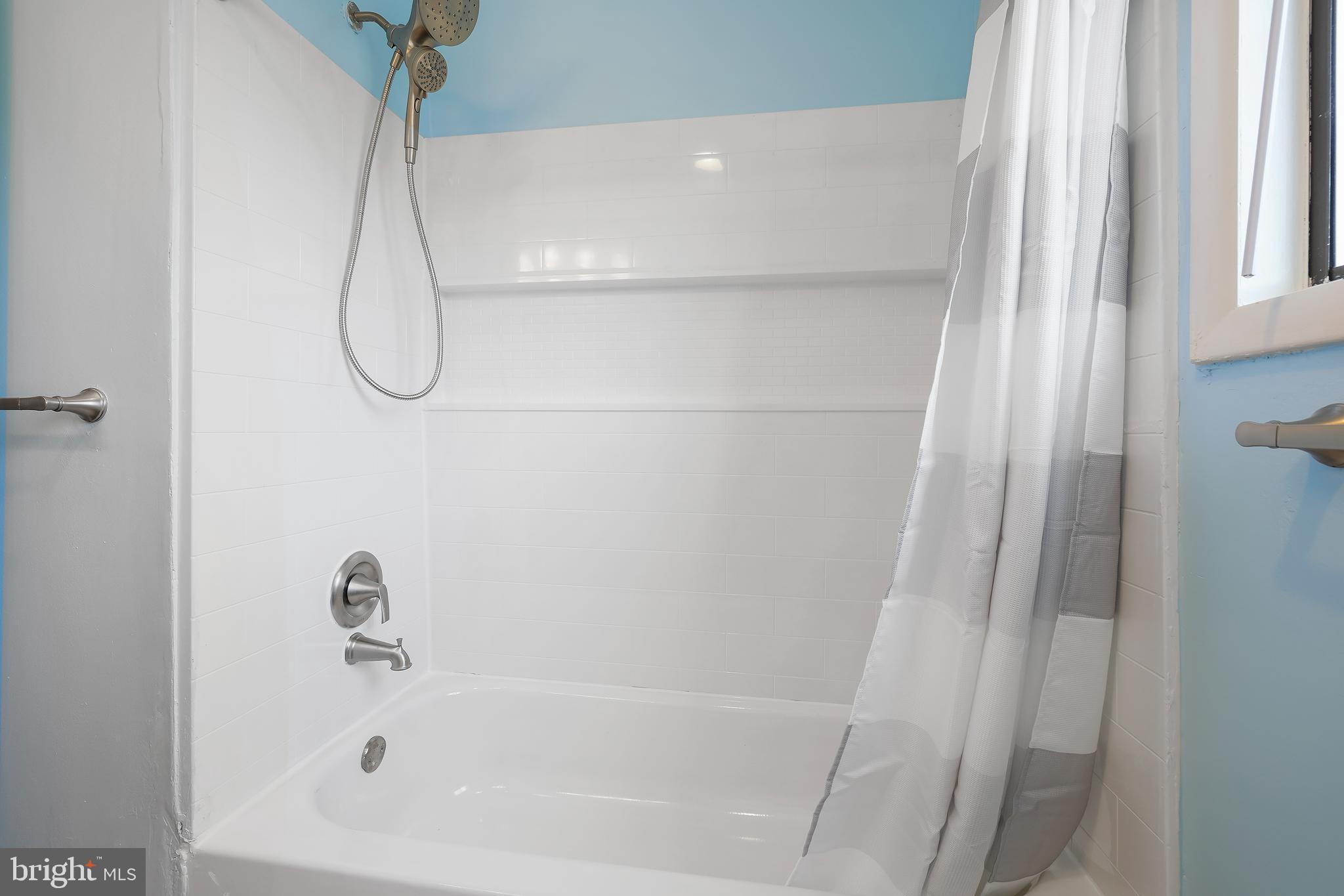 208 Skyhill Road, Unit 208 Alexandria, VA 22314 - Photo 23 of 57
