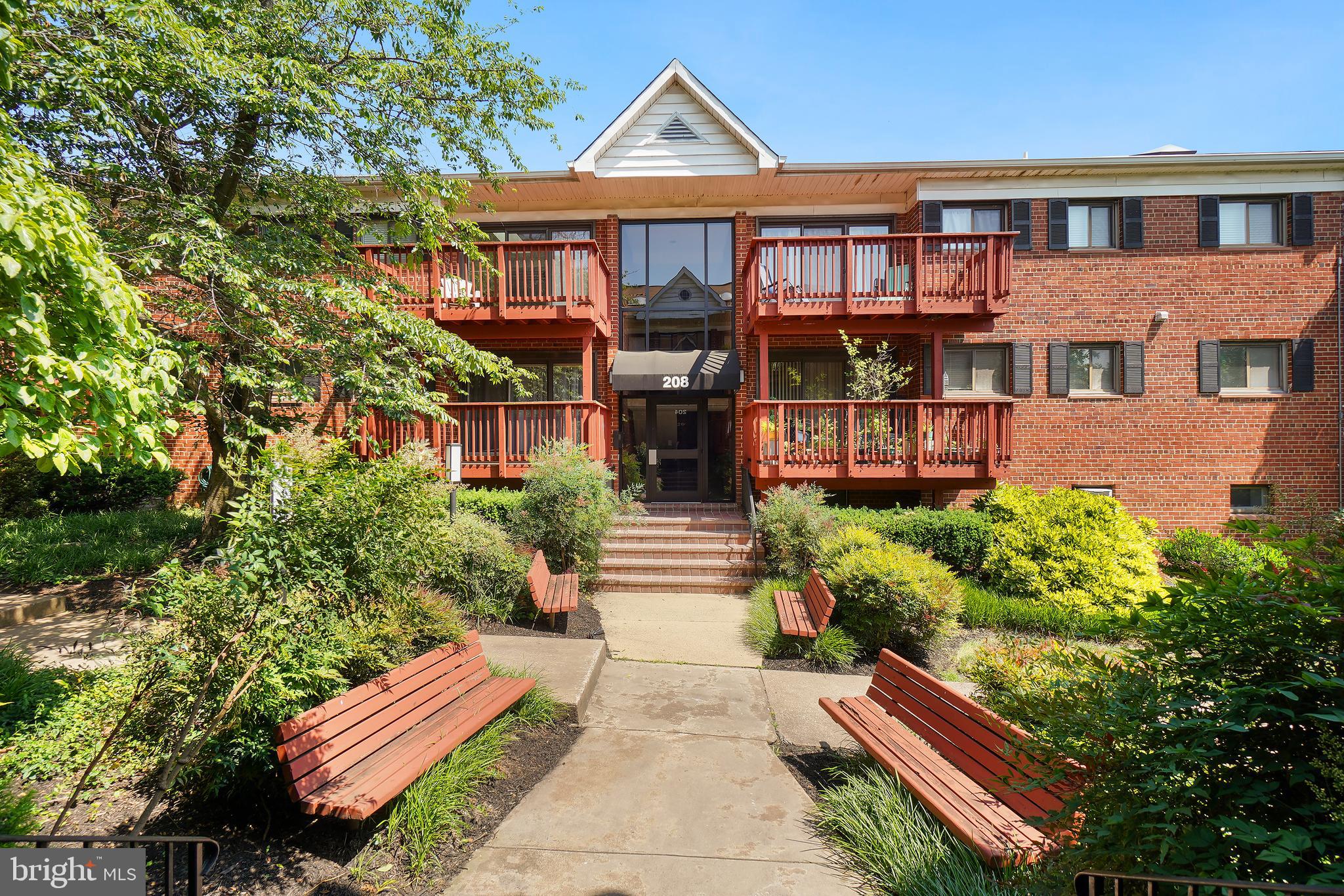 208 Skyhill Road, Unit 208 Alexandria, VA 22314 - Photo 3 of 57