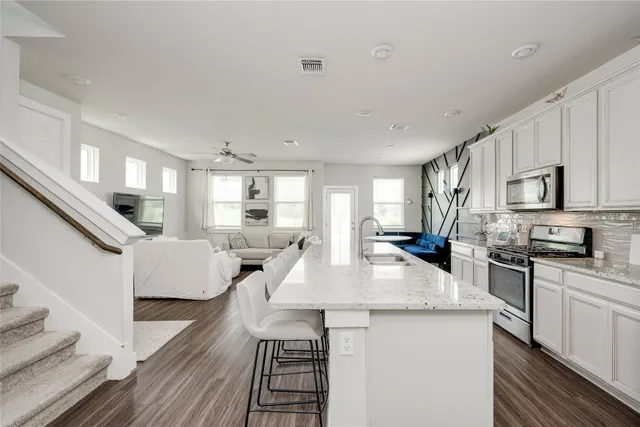 $2,500 | 7502 Chesapeake Rail Lane, Unit 154, Austin, TX 78744