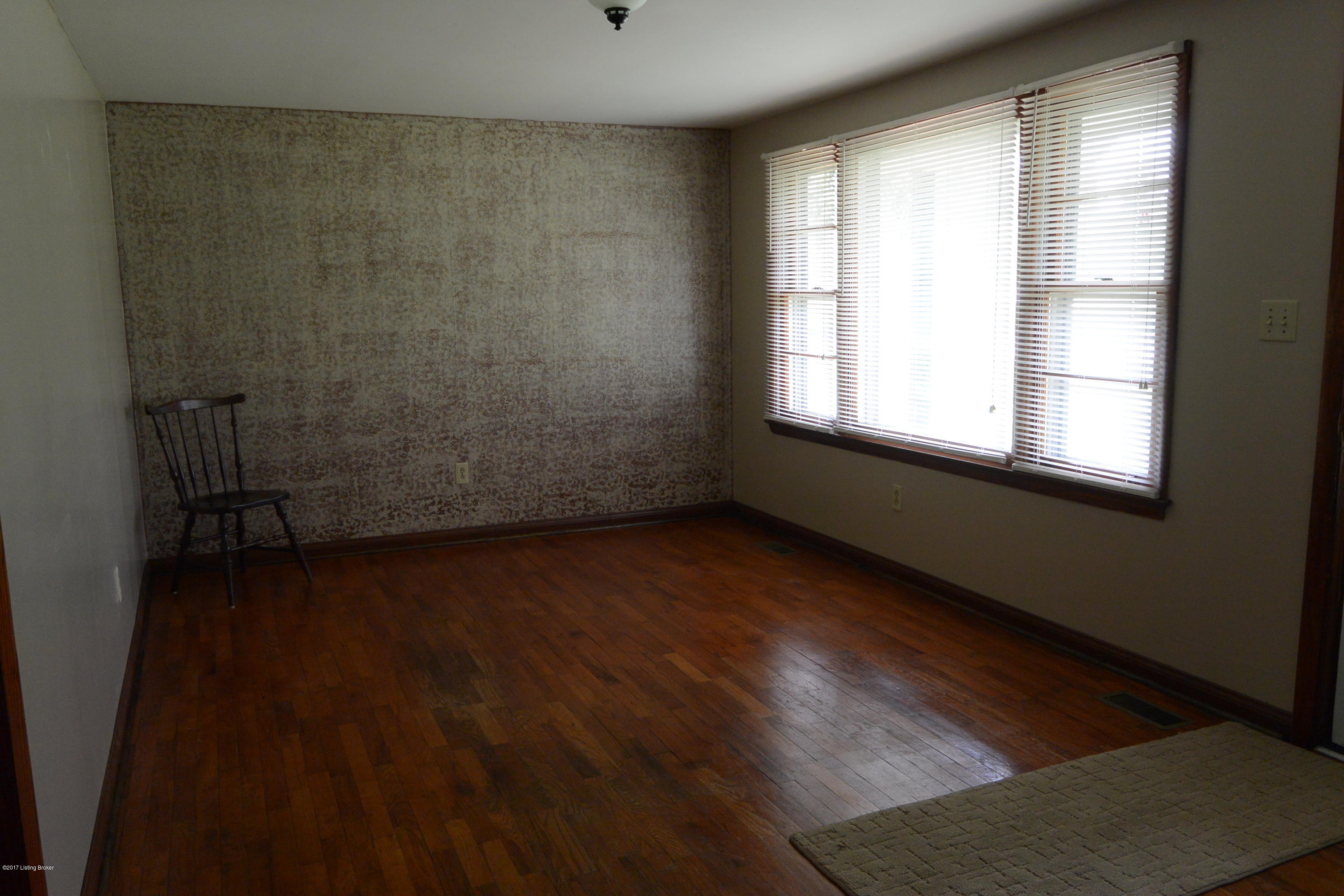 8775 Lawrenceburg Road Chaplin, KY 40012 - Photo 10 of 18 DSC_5027