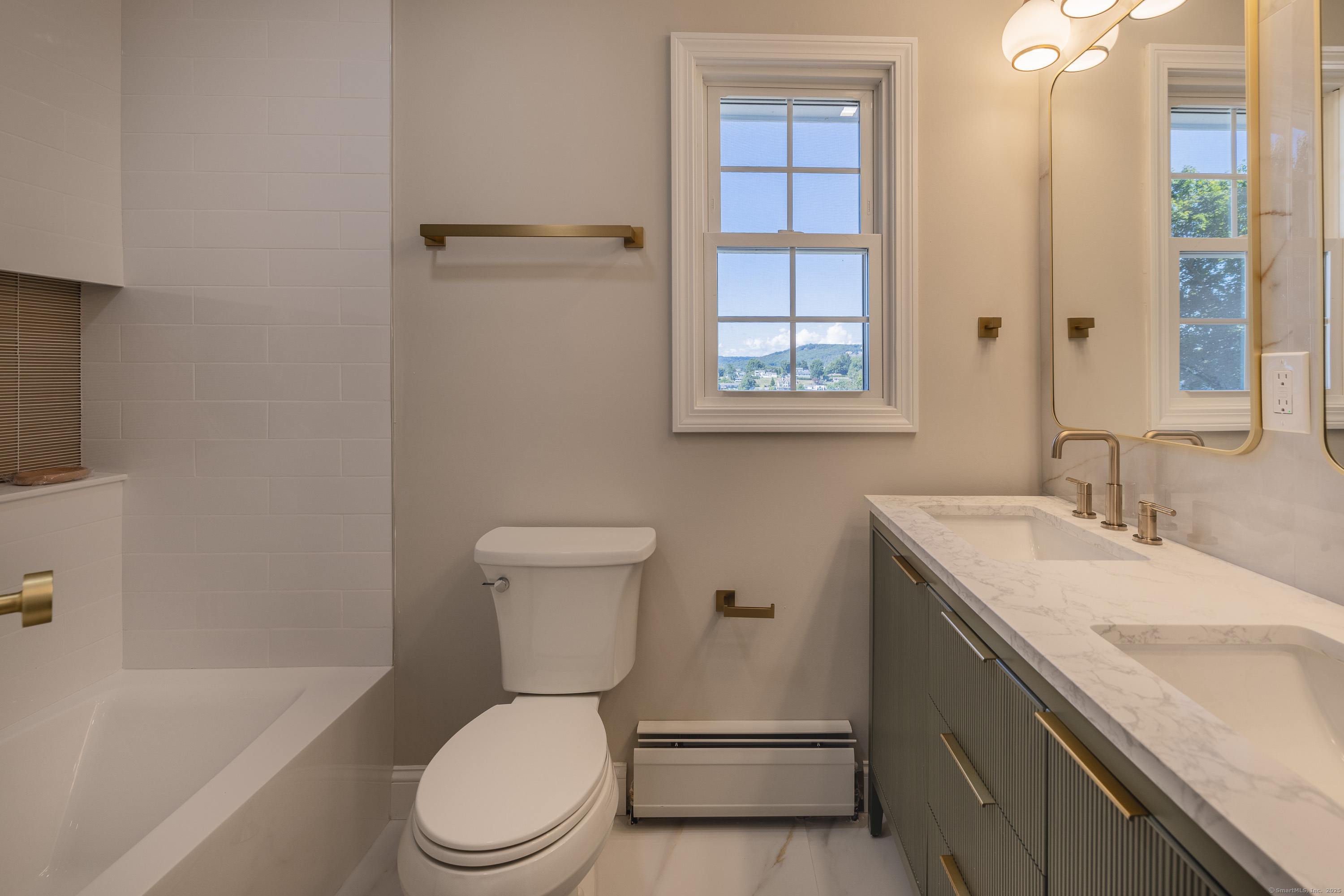 16 Candlewood Acres Road Brookfield, CT 06804 - Photo 28 of 40 FULL HALL BATH