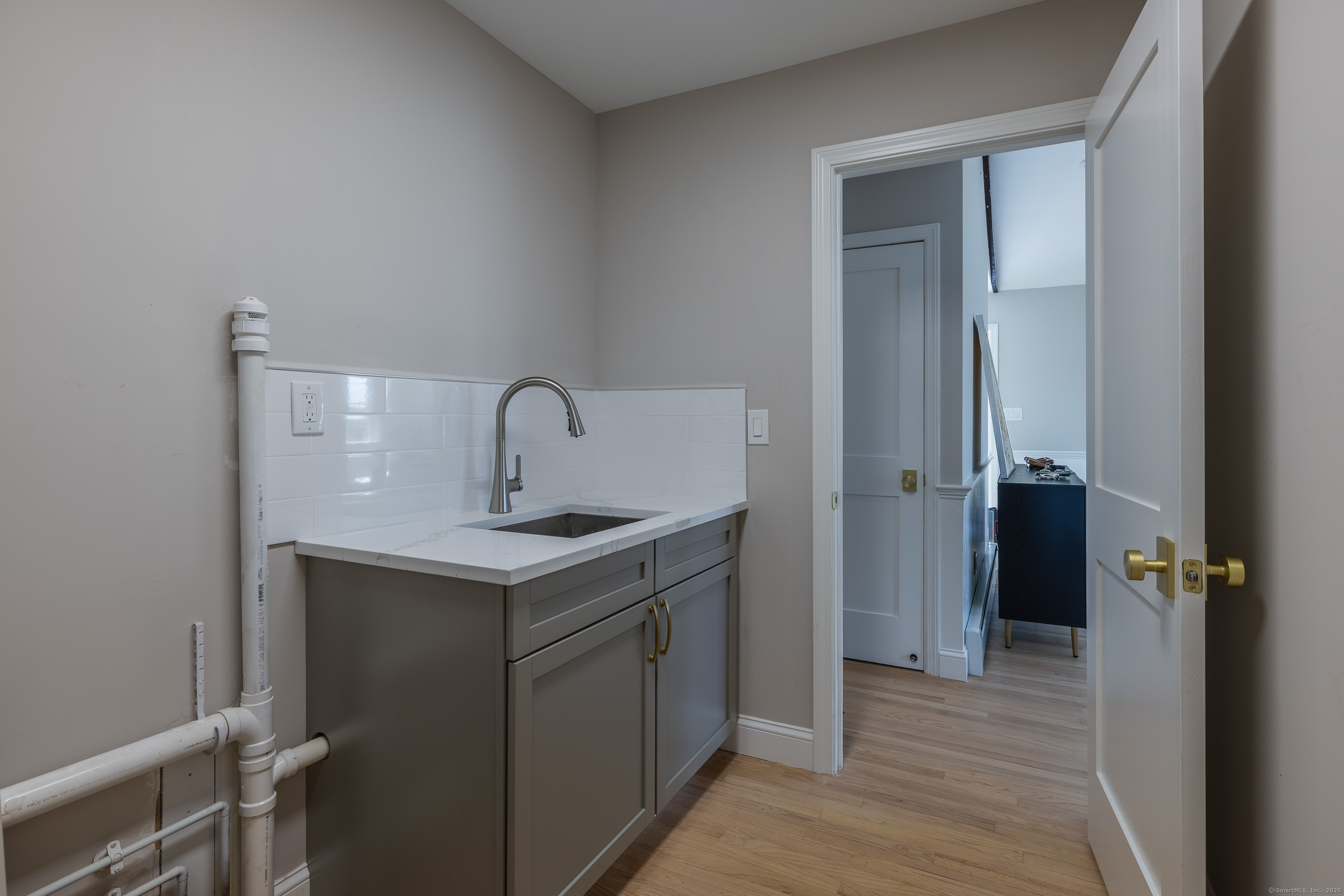 16 Candlewood Acres Road Brookfield, CT 06804 - Photo 29 of 40 LAUNDRY ROOM