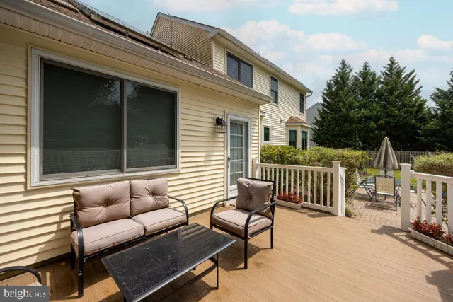 $785,000 | 220 Ivanhoe Drive, Robbinsville, NJ 08691