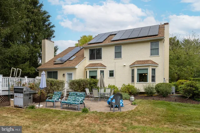 $785,000 | 220 Ivanhoe Drive, Robbinsville, NJ 08691