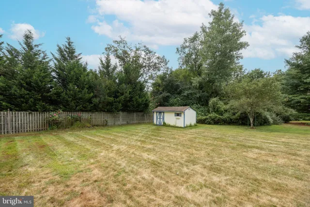 $785,000 | 220 Ivanhoe Drive, Robbinsville, NJ 08691