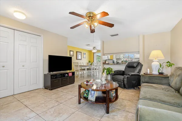 $275,000 | 322 Palmwood Court, Middleburg, FL 32068