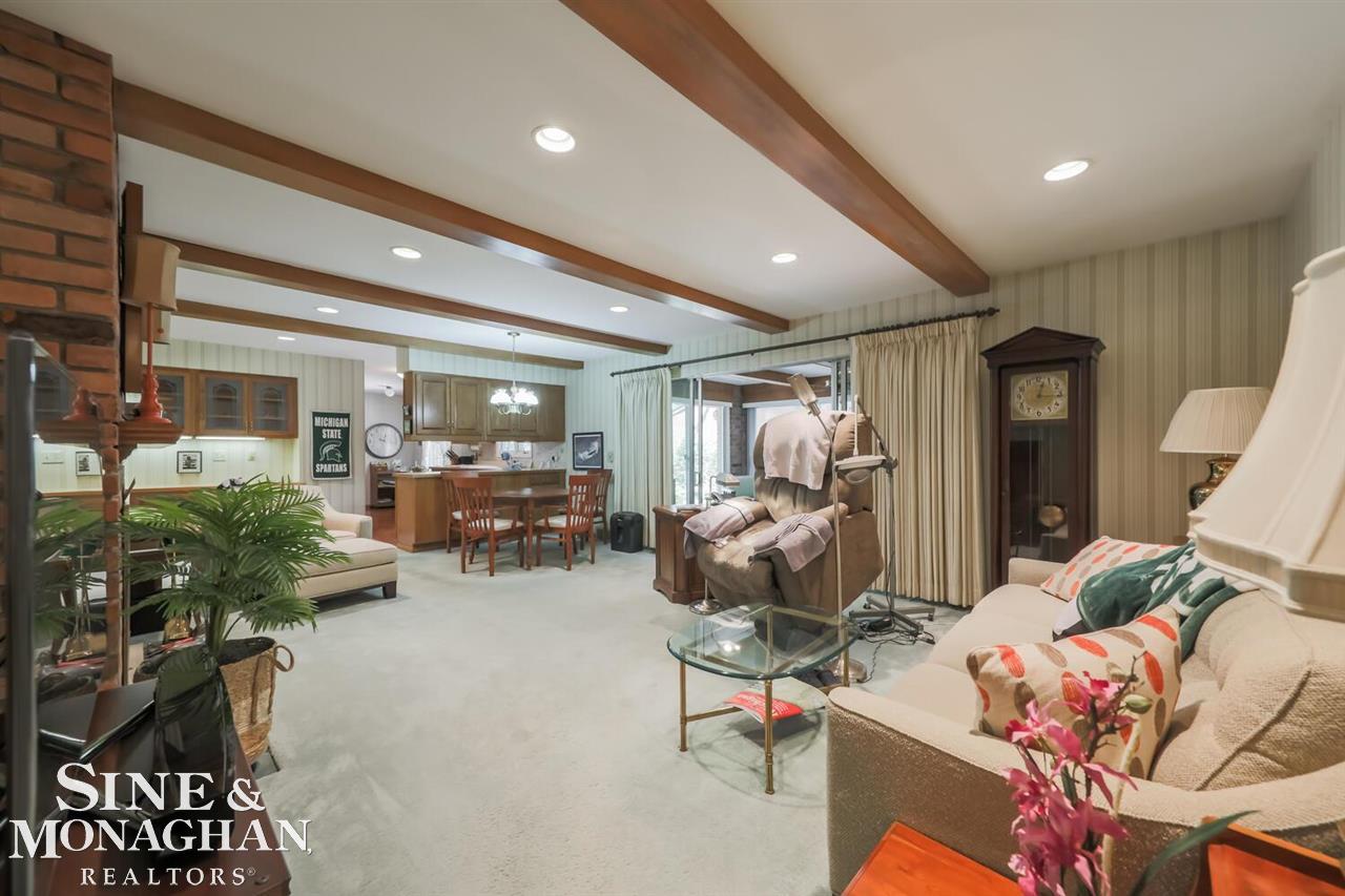 496 Deeplands Road Grosse Pointe, MI 48236 - Photo 11 of 37 50045640-10.JPG