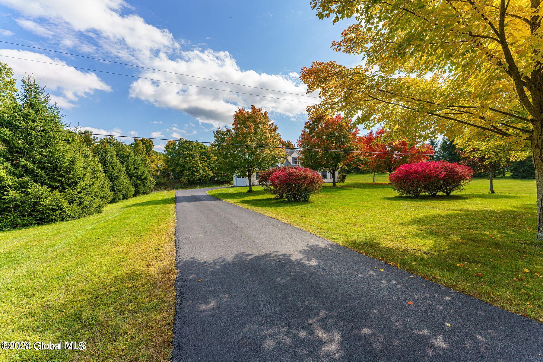 266 Rabie Road Averill Park, NY 12018 - Photo 4 of 69 20221008130754847523000000-o