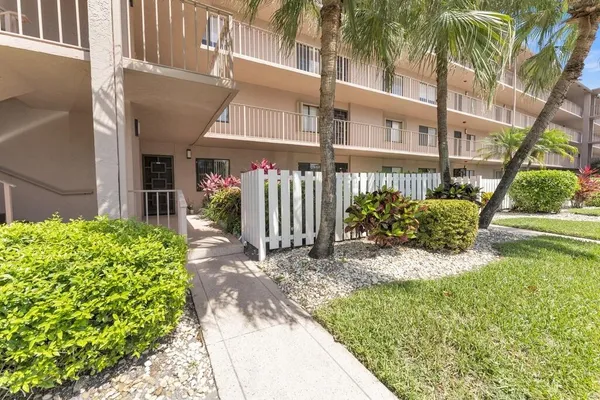 $144,000 | 7301 Amberly Lane, Unit 101, Delray Beach, FL 33446