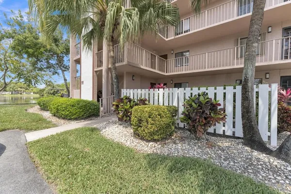 $144,000 | 7301 Amberly Lane, Unit 101, Delray Beach, FL 33446