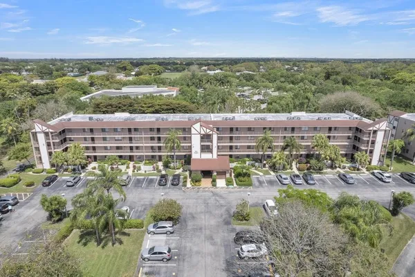 $144,000 | 7301 Amberly Lane, Unit 101, Delray Beach, FL 33446