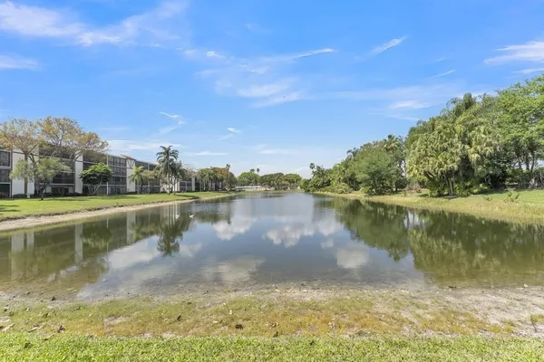 $144,000 | 7301 Amberly Lane, Unit 101, Delray Beach, FL 33446