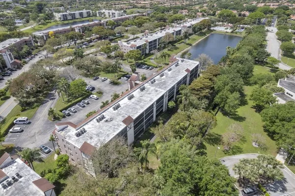$144,000 | 7301 Amberly Lane, Unit 101, Delray Beach, FL 33446