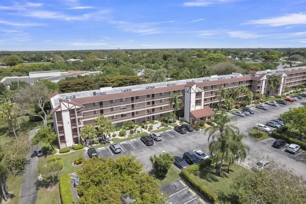 $144,000 | 7301 Amberly Lane, Unit 101, Delray Beach, FL 33446