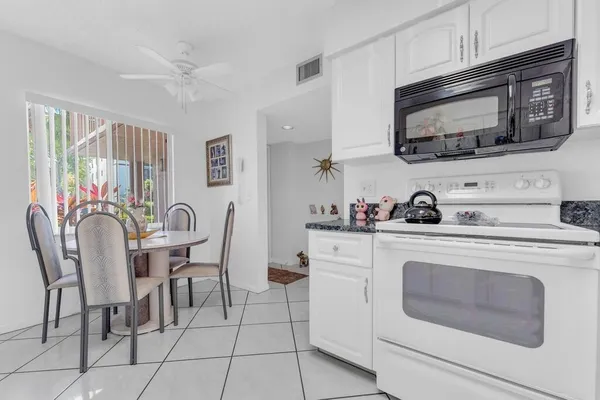 $144,000 | 7301 Amberly Lane, Unit 101, Delray Beach, FL 33446