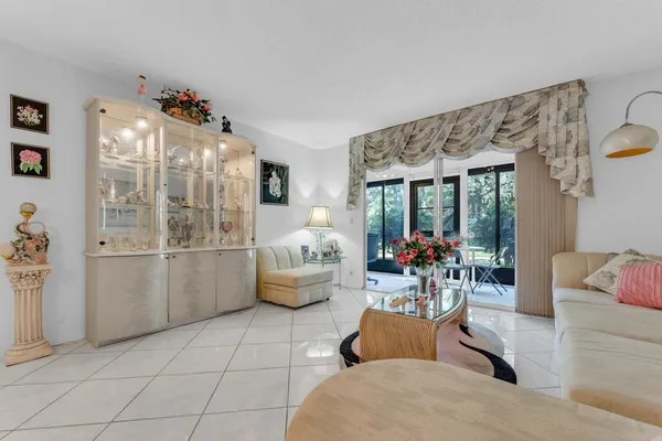 $144,000 | 7301 Amberly Lane, Unit 101, Delray Beach, FL 33446