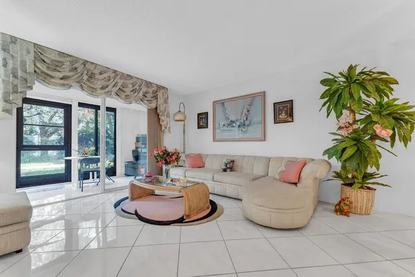 $144,000 | 7301 Amberly Lane, Unit 101, Delray Beach, FL 33446