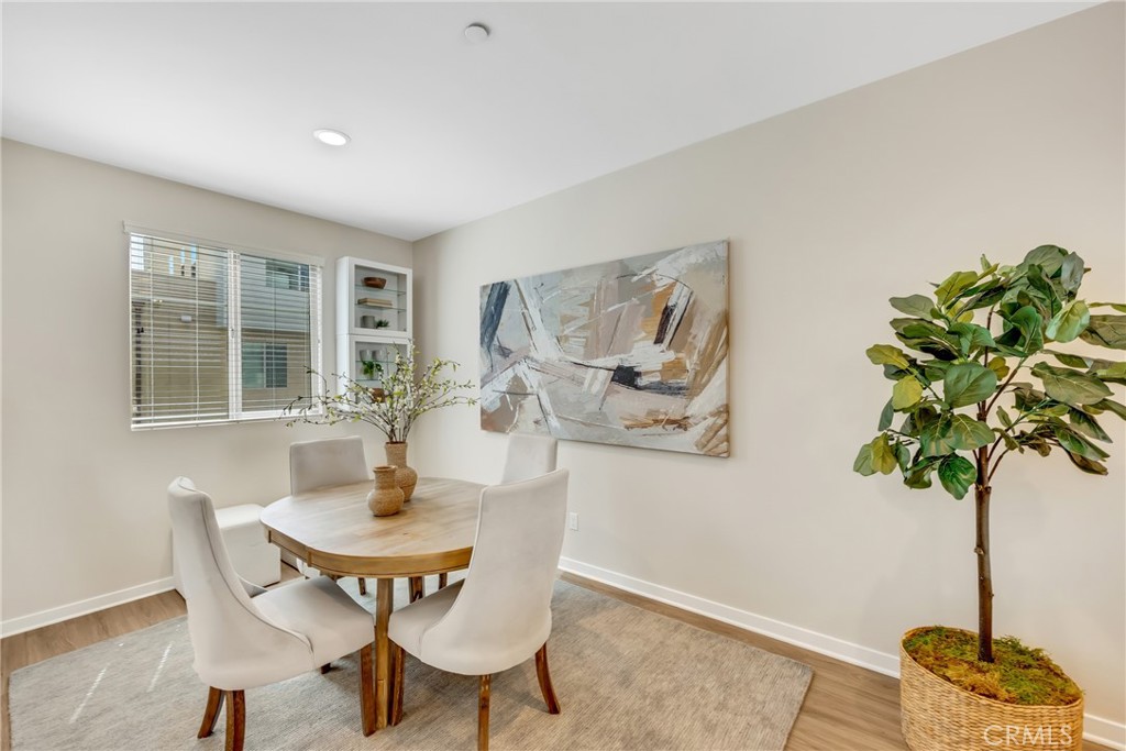 181 Magnet Irvine, CA 92618 - Photo 19 of 45 a vase of flowers sitting on a table