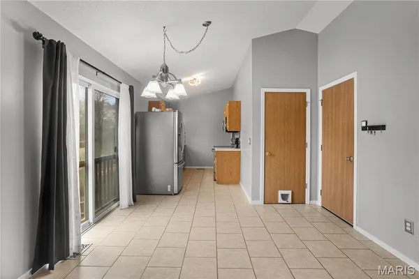 $329,900 | 2052 Waybridge Lane, Fenton, MO 63026