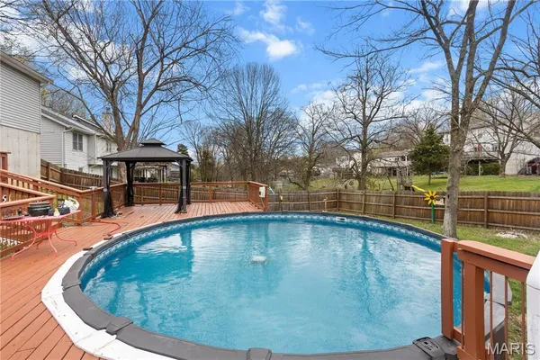 $329,900 | 2052 Waybridge Lane, Fenton, MO 63026