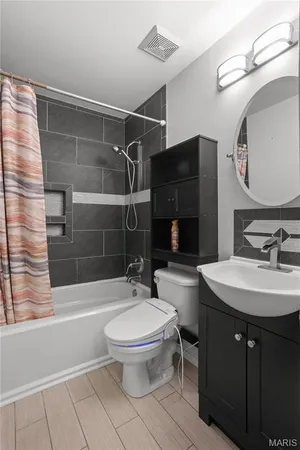 $329,900 | 2052 Waybridge Lane, Fenton, MO 63026