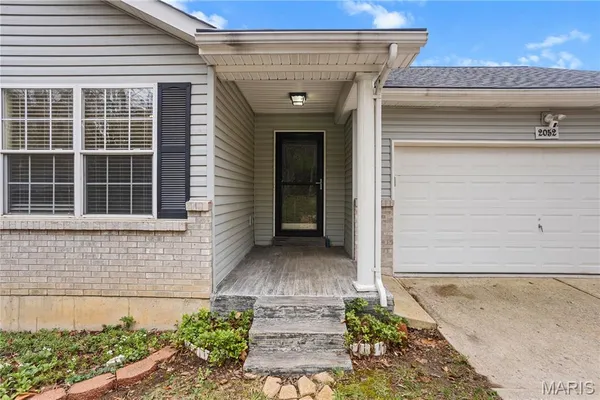 $329,900 | 2052 Waybridge Lane, Fenton, MO 63026
