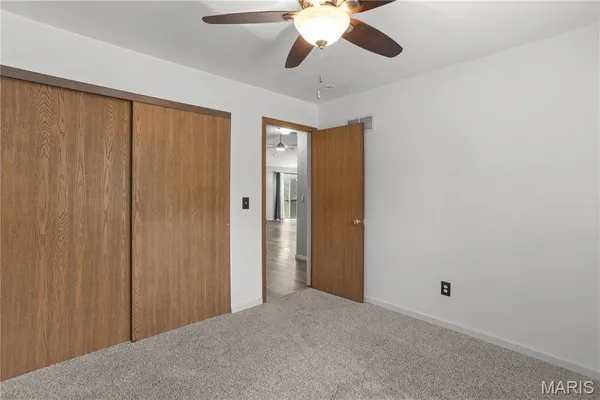 $329,900 | 2052 Waybridge Lane, Fenton, MO 63026